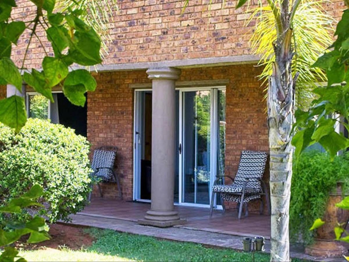 Tamarisk Guest Lodge Benoni Exteriör bild